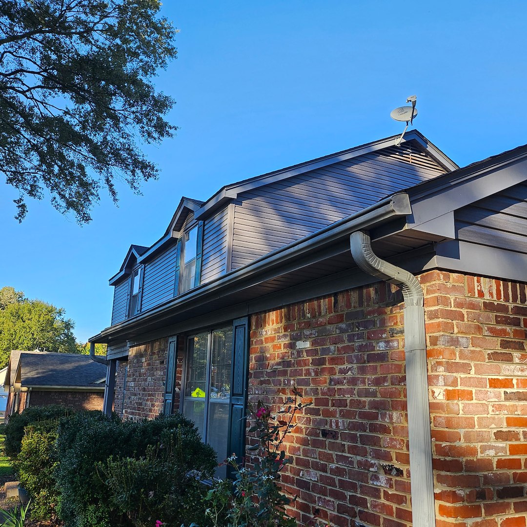 Swift and efficient soffit, facia and gutter repair in Germantown, TN. Thumbnail